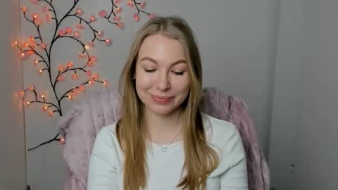 Emilia online show from December 18, 6:41 am