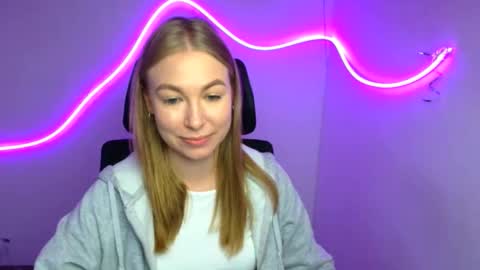 Emilia online show from October 4, 6:44 am