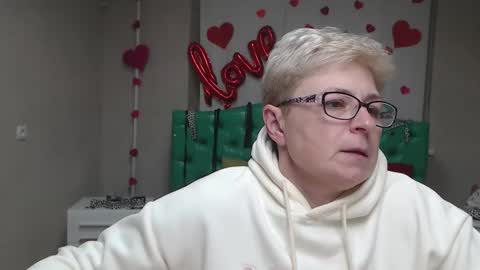 EmiliaGree online show from February 6, 10:01 pm