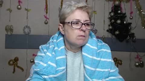 EmiliaGree online show from January 14, 7:00 pm