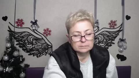 EmiliaGree online show from December 20, 6:59 pm