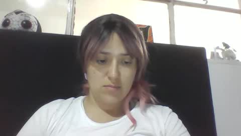 emiliahoney online show from December 17, 8:37 pm