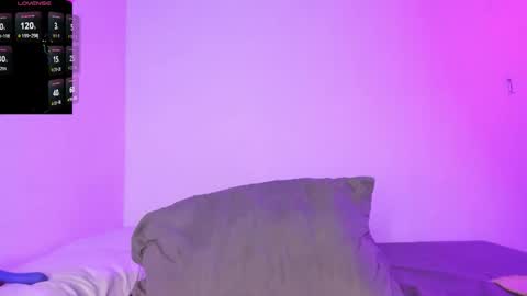 Snapshot of emiliana_bloomm chatting on October 14, 11:13 am emiliana_bloomm online show from October 14, 11:13 am