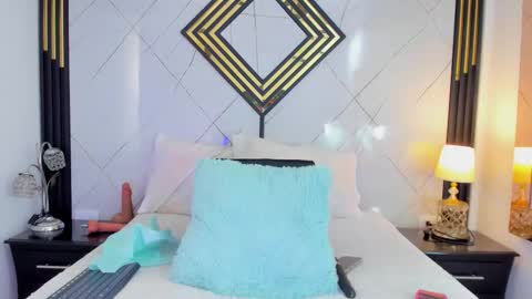 Emilly online show from October 26, 1:01 pm