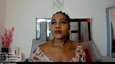 Emilly Roa online show from June 18, 7:08 pm