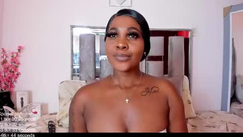 Emilly Roa online show from July 4, 9:51 pm