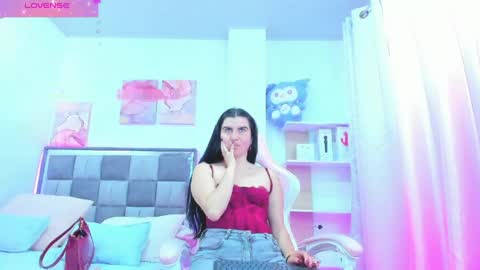 emily9__ online show from April 6, 7:59 pm