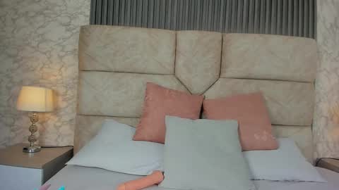 Snapshot of emily_arias19 chatting on October 7, 3:24 am emily_arias19 online show from October 7, 3:24 am