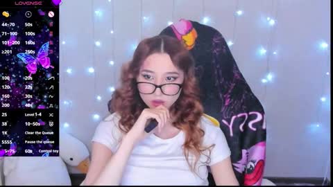 emily_cline online show from November 6, 8:50 am