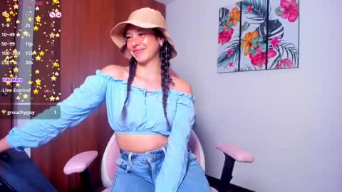 Snapshot of emily_cookk chatting on October 1, 9:46 pm Emily online show from October 1, 9:46 pm