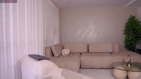 independet model online show from July 28, 11:04 pm