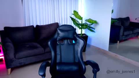 Emily online show from June 22, 12:23 pm