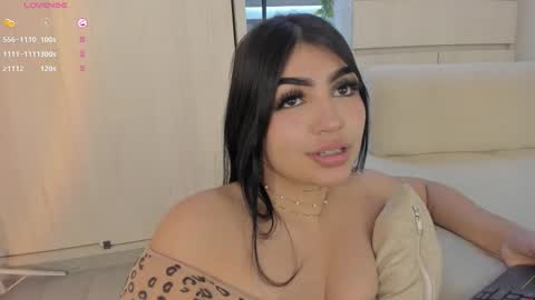 EmilyKenner  Independent model  online show from October 9, 1:16 pm