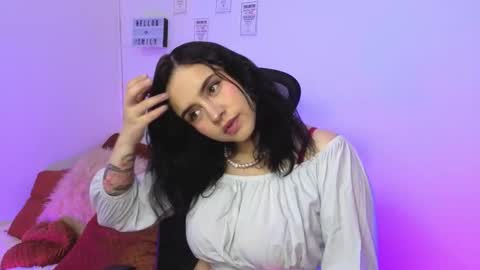 Emily Lindey online show from February 5, 2:48 am