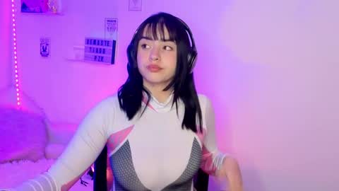 Emily Lindey online show from April 3, 5:03 am