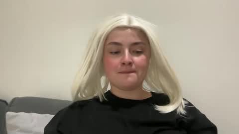 emily_morning_dew online show from April 3, 5:09 pm