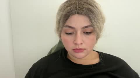 emily_morning_dew online show from October 19, 9:36 am