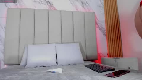 emily_nova_ online show from February 5, 12:20 pm