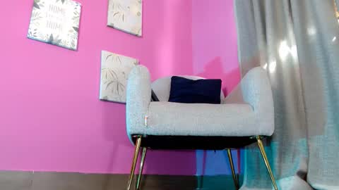 Emily online show from February 14, 7:16 pm