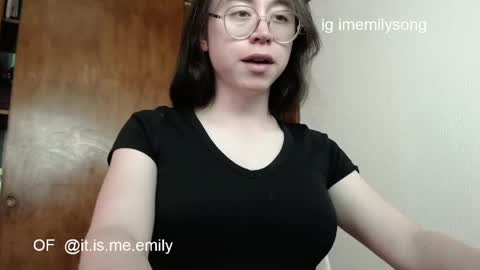 emily_pearl_ online show from June 3, 8:03 pm