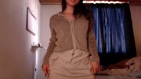 emily_pearl_ online show from December 19, 9:16 pm