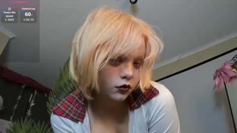 emily_relishh online show from February 13, 5:44 am