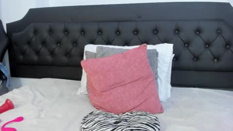 Snapshot of emily_rose78 chatting on October 2, 6:28 pm EMILY online show from October 2, 6:28 pm