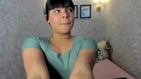 emily_rosue_ online show from June 22, 2:28 am