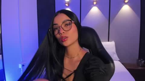 emily_tolson online show from June 30, 7:12 pm