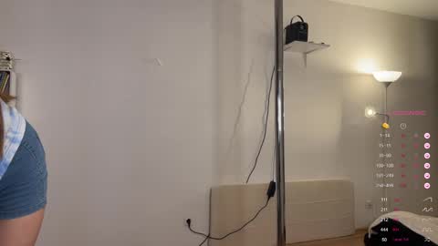 Snapshot of emily_w0w_ chatting on September 25, 6:37 pm Lia online show from September 25, 6:37 pm