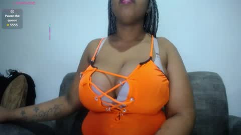 Emilyhines online show from April 8, 11:08 pm