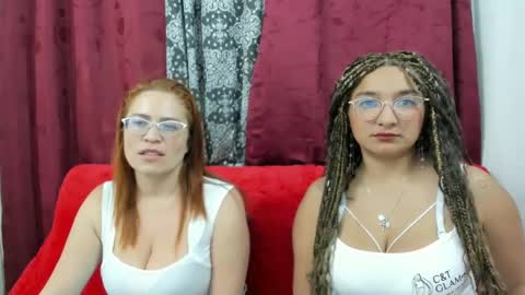 Snapshot of emilyriskhot chatting on March 5, 12:16 am emily  friends online show from March 5, 12:16 am