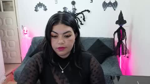 Snapshot of emilyriskhot chatting on October 16, 8:40 pm emily  friends online show from October 16, 8:40 pm