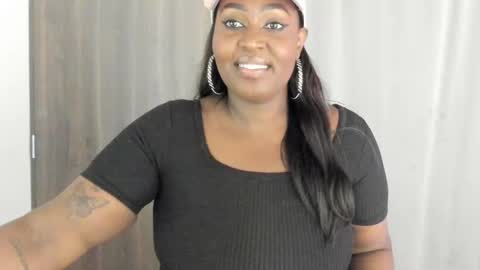 Snapshot of emilyrojas chatting on February 25, 2:58 pm emilyrojas online show from February 25, 2:58 pm