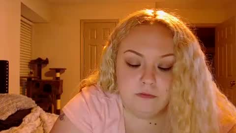 Emily Bankz online show from September 28, 8:34 am