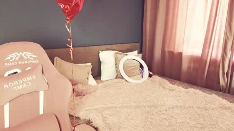 Emily online show from March 12, 4:19 am