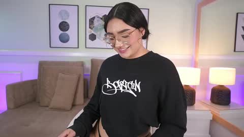 Emily Turner  online show from October 24, 7:58 pm