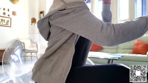 Emily ----  online show from December 6, 10:11 am