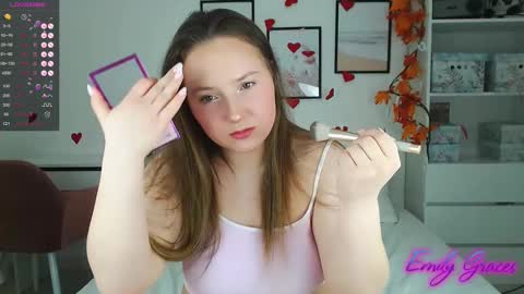 Snapshot of emilyxgrasez chatting on February 27, 10:20 pm Emily online show from February 27, 10:20 pm