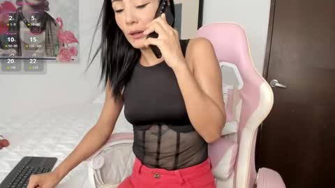 L i a    time online 7am - 1pm Gtm-5  online show from October 23, 7:15 pm