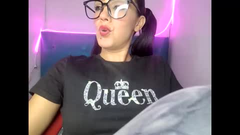 L i a    time online 7am - 1pm Gtm-5  online show from February 3, 9:08 pm