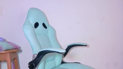 Emma online show from October 10, 6:03 pm