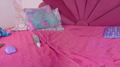 Emma online show from October 9, 6:02 pm