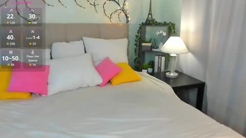emma__peach online show from May 5, 9:04 am