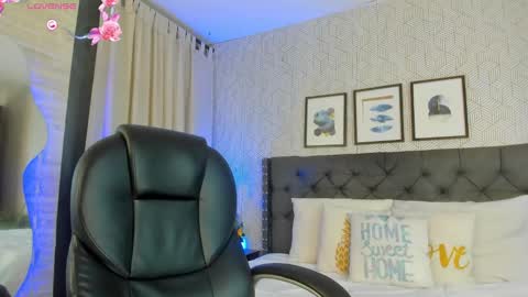 Emma online show from March 10, 1:21 pm