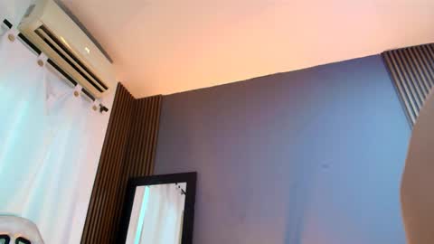 emma_and_aysha online show from May 16, 3:03 am