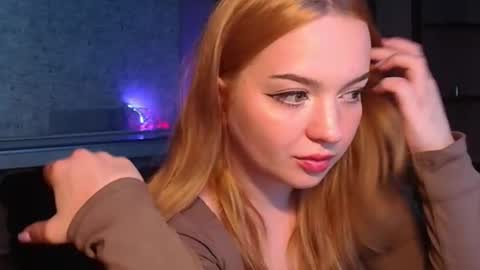 Emma and July online show from August 5, 10:23 am