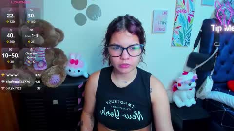 emma_boo_ online show from February 2, 11:56 pm