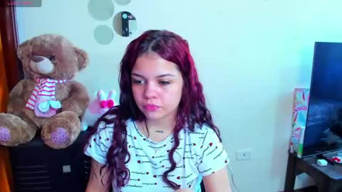 emma_boo_ online show from May 10, 3:40 pm