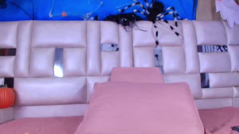 Emma online show from October 28, 3:18 am